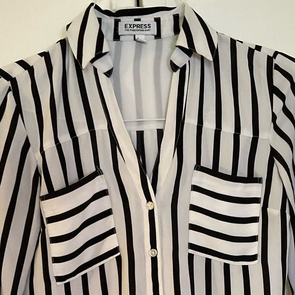 ❌ SALE ❌ Express Portofino Button Down - Picture 4 of 8